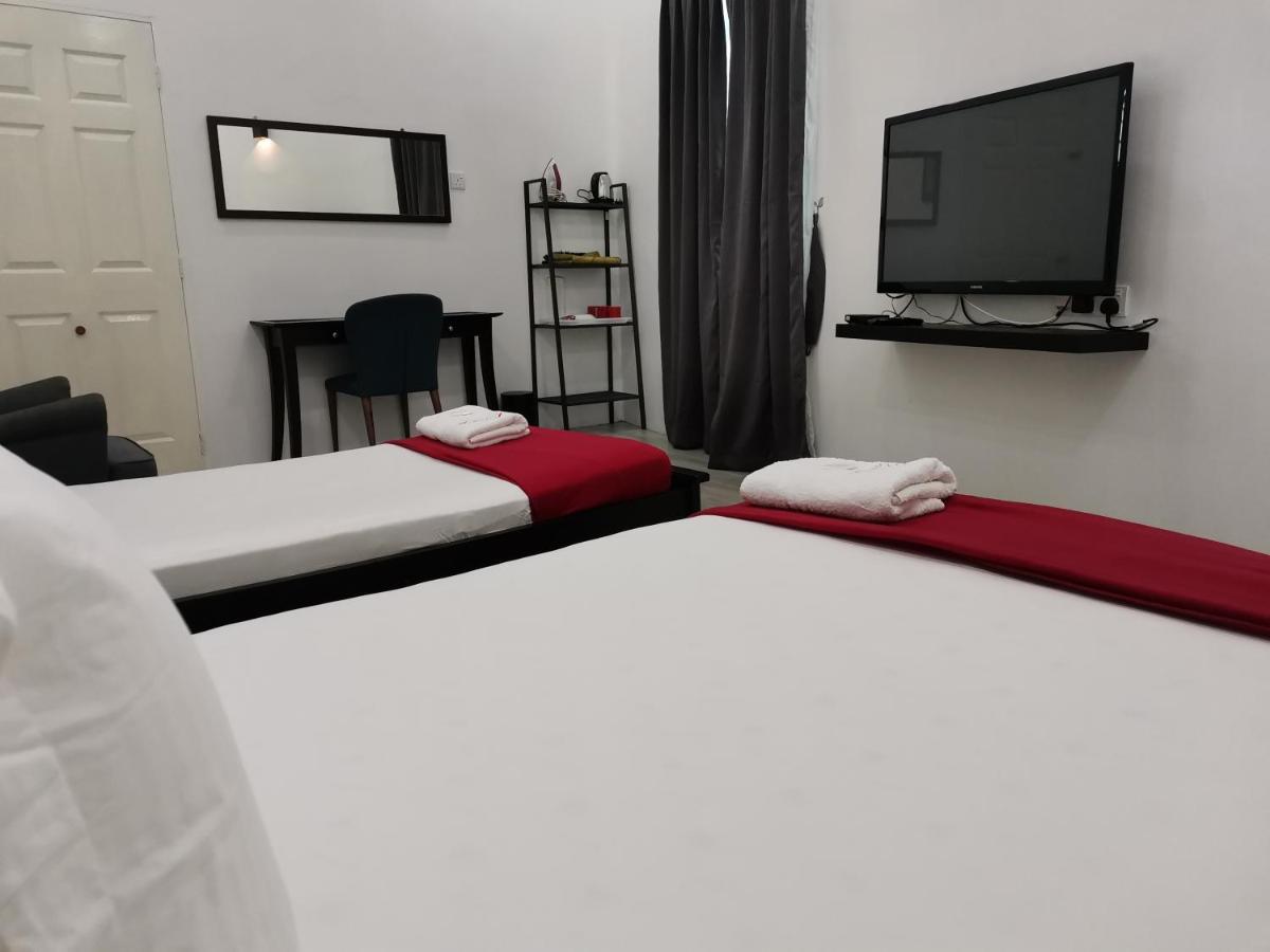 Roomstay Hj Esmon Parit Raja Uthm Exterior foto